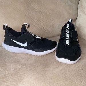 Boys Nike sneakers size 3Y